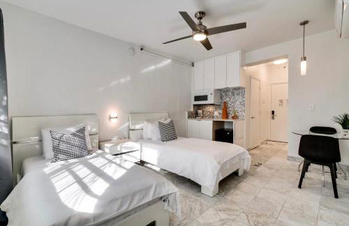 Best location by the Beach ! Free WiFi - TV - All amenities - Foto 31