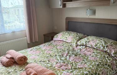 Serenity 2 and Serenity 1 Central lounge sleeps 6 3 bedrooms with 2 bathroom - Foto 14