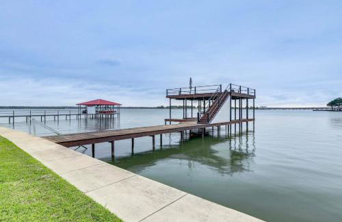 Hot Tub, Fire Pit! High-End Cedar Creek Lake Haven - Foto 36