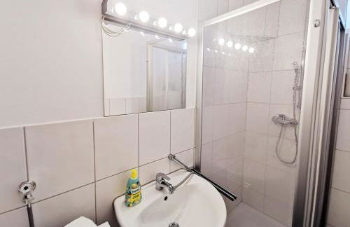 CF13 30m2 Central with Terrace AC and Netflix - Foto 4