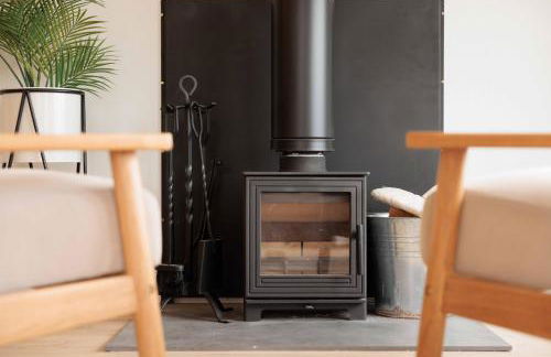 Sunset Lodge, River View & Log Burner - Foto 22