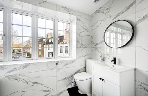 Steps from Hampton Court – Stylish London Retreat - Foto 10