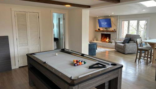Waterfront Lakehouse Getaway in Clinton with HOT TUB - Foto 2, Game Room