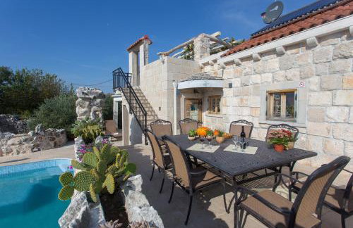 Stonehouse Marina - Estate With A Two Private Pools - Photo 7