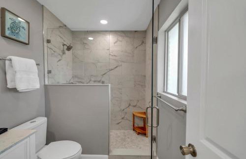 Magnolia - Family-Friendly Comforts, TVs, Grill & Just Steps to the Beach! - Foto 10