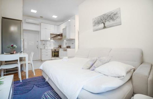 BlueDahlia Apartment - 4-min Walk to Main Station - Zagreb Donji grad - Photo 35