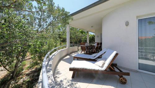 Apartment Justina - Photo 1, Garden, sunbed, Garden view