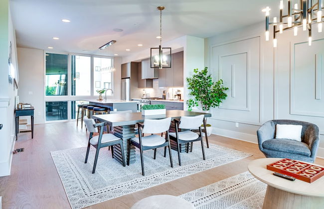 Sky High Cowgirl Luxe 4BR w Rooftopdeck Karaoke - Foto 6