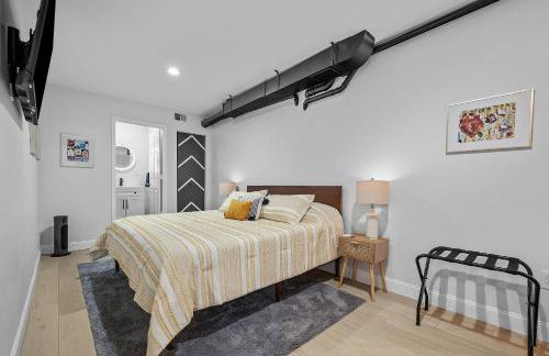 NFL Game-Day Base South Side near Acrisure - Foto 10