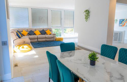 5 Bed House - Pool - Hot Tub - Sauna - Pool Table - Near New Forest and Beach - Sleeps 12 - Photo 28