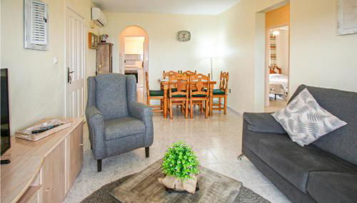 Stunning Apartment In Torrevieja - Photo 4