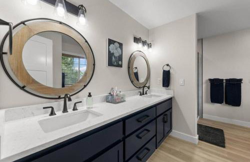 Spacious 4 bed near park/trails - Foto 44