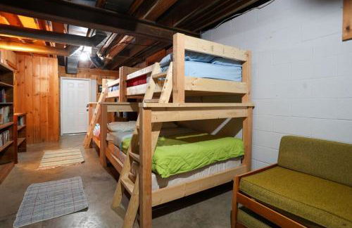 Mountain Lodge - Heated Pool 83 Degrees - Photo 12