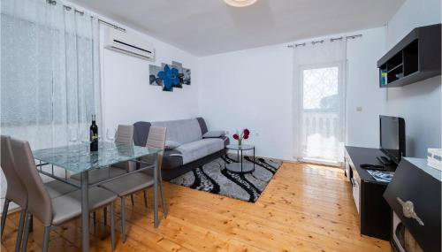 2 Bedroom Lovely Apartment In Pula - Foto 4