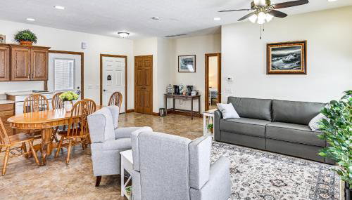 Near Shipshewana and Amish Country Patio and Grill! - Foto 5