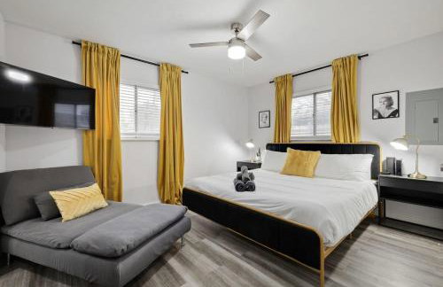 Upscale 3BR 2B Cozy Home with Pool & Grill - Foto 16