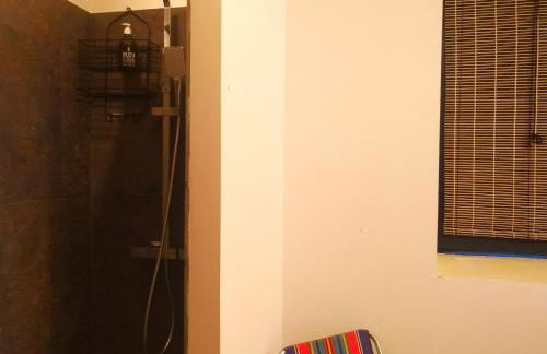 "La Case" - Magnifique ferme rénovée au cœur de la nature - Piscine privée sans vis-à-vis - Vue dégagée - Jardin - Stationnements gratuits devant la propriété - Belles prestations - Foto 26