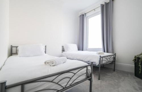 Seafront folkestone Sandgate channel tunnel - 5 star property Sleeps 16 - Foto 32