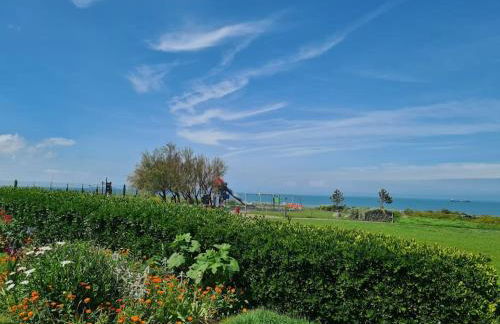 Luxury, Spacious 3 Bedroom, Beachfront Apt with Parking & Courtyard - Shoreside - Foto 27