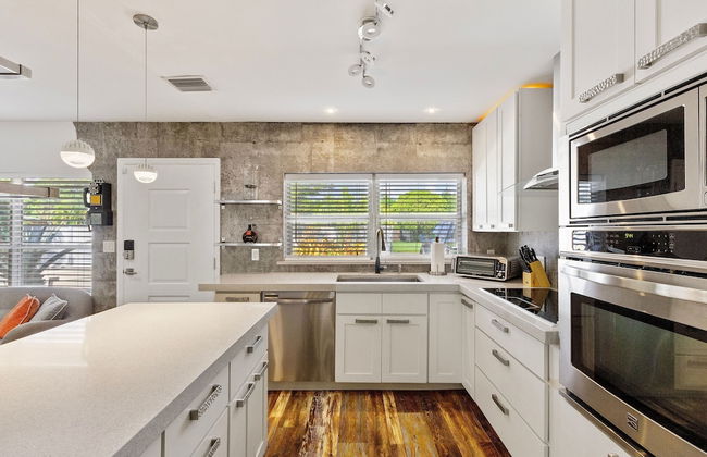 Buddha House 3BR 2BA Home -lush Backyard - Foto 6