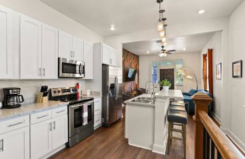 Garden District 3BD 2BA Parking Stylish & Unique - Foto 8