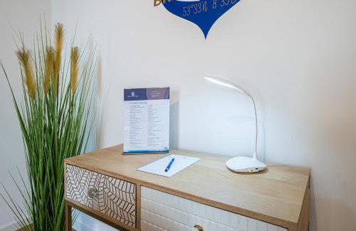 Skipper's Deck - Stilvoll und zentral nahe Hafen und Deich, inkl Parken, 2 Arbeitsplätze, Wlan, voll ausgestattete Küche - Foto 24