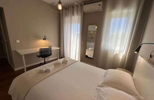 Renovado com AC, 2 WC completos, terraço e garagem - Foto 13