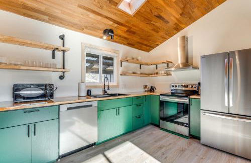 Modern Oregon Cottage with Hot Tub Walk to Beach! - Foto 8