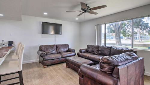 Central Bakersfield Townhome with Private Patio - Foto 4