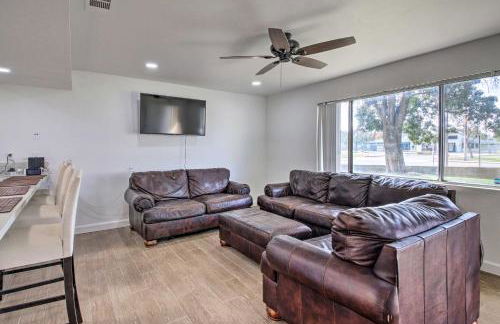 Central Bakersfield Townhome with Private Patio - Foto 4
