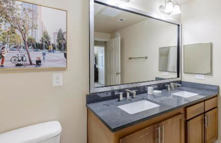 Landing Incredible 1BD Pool Gym - Foto 45