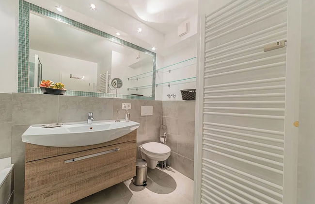 Cozy Stylish Berlin Apartment With 2 Bedrooms - Photo 11