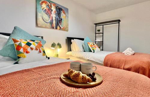 Borage House- Crawley,3BR House, Wifi, Parking, Close to Gatwick Airport, Contractor friendly, short and long term stays welcome - Foto 18