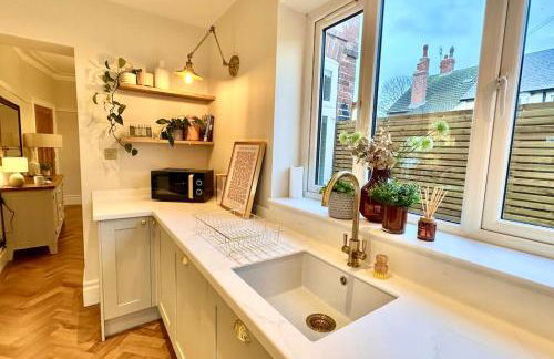 Windsor Coastal Retreat Whitley Bay Sleeps 9 - Foto 9