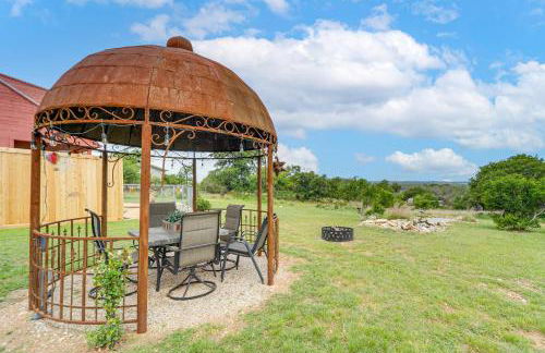 Pet-Friendly Fredericksburg Cabin with Hot Tub! - Foto 27