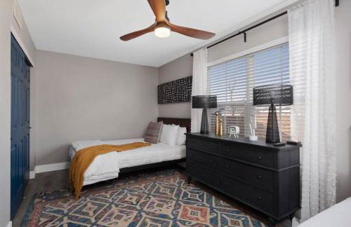 Modern Escape: 5BR/2.5BA Near St. Louis Must-Sees - Foto 18