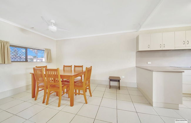 Driftwood On The Beach - Photo 11