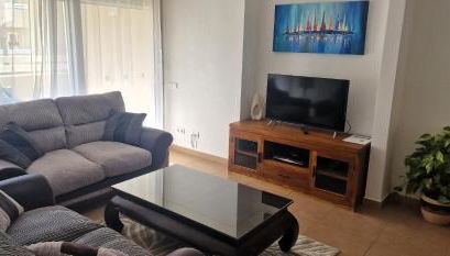 2 bedroom apartment - Sleeps 4 - Pool - Garden - Foto 4