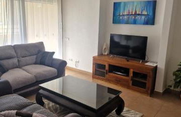 2 bedroom apartment - Sleeps 4 - Pool - Garden - Foto 4