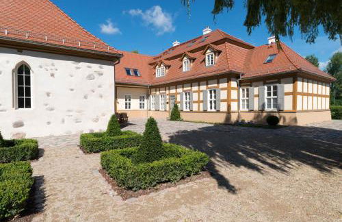 Schloss Beuchow - Foto 1