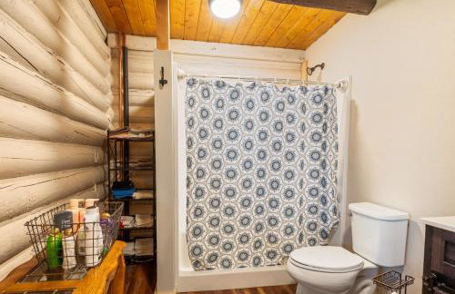 Dog Friendly Mountain Cabin with Hot Tub - Foto 16