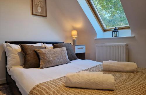 Large 4-bed house for up to 7 guests w 2x parking - Foto 5