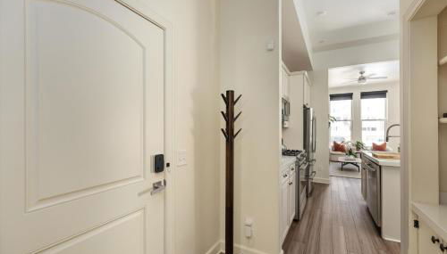 The Lumber Baron's Mansion: 2 King Suites, 2.5BA + Gym - Foto 2