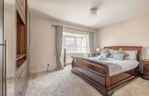 SPACIOUS 3 BEDROOM HOME - GREAT FOR FAMILIES! - By Tempstay - Foto 1