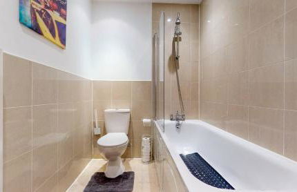 Bright and cosy 1 bed flat next to Tower Bridge - Photo 21