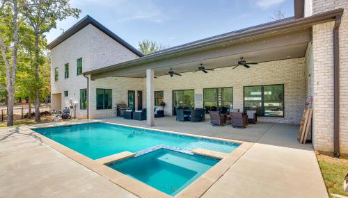Relax Fireside! Waterfront Malakoff Home with Pool - Foto 2