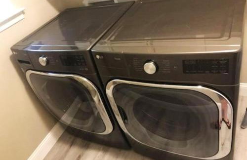 4 Bed 3 Bath House, Spacious, Smart TVs in all rooms, Whole house to yourself - Foto 33