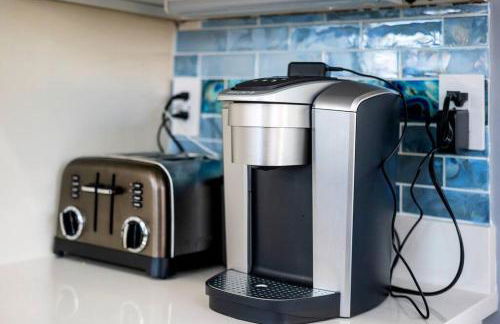 New Sunday River Ski Retreat with Hot Tub Spa - FirePit Sleeps 16 - Foto 56