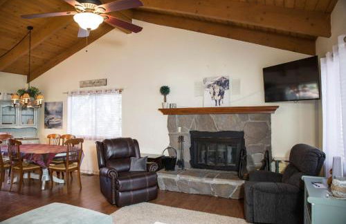 Lovely Mountain Lake Chalet by Yosemite: Equipped! - Foto 24