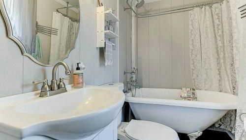 Stay in a Historic Gold Mine Town w/Mountain Views - Foto 3